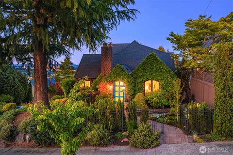 Photo of 2556 1st Avenue N, Seattle, WA 98109 (MLS # 2541158)