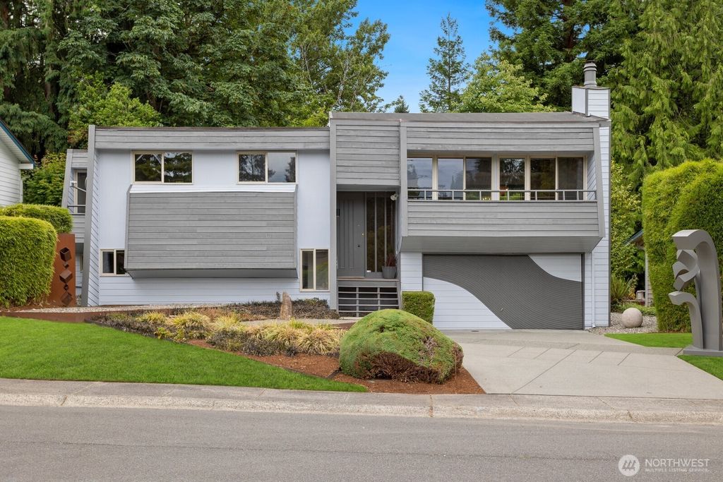 Photo of 4983 120th Avenue SE, Bellevue, WA 98006 (MLS # 2400360)