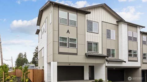 Photo of 15215 35th Avenue W #B6, Lynnwood, WA 98087 (MLS # 2572416)