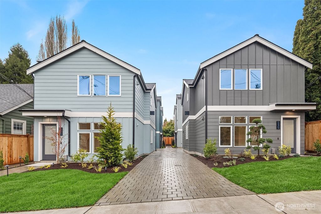 Photo of 537 B N 70th Street, Seattle, WA 98103 (MLS # 2506492)