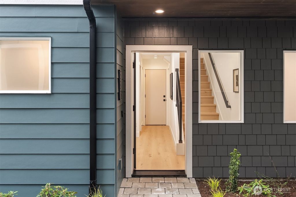 Photo of 537 B N 70th Street, Seattle, WA 98103 (MLS # 2506492)