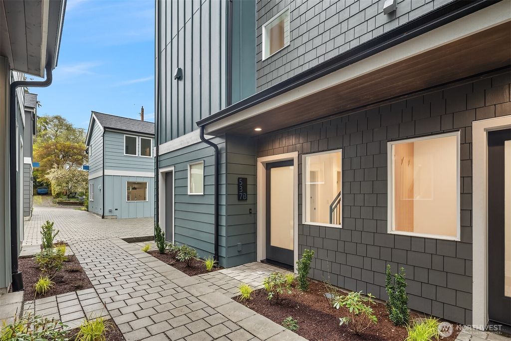 Photo of 537 B N 70th Street, Seattle, WA 98103 (MLS # 2506492)
