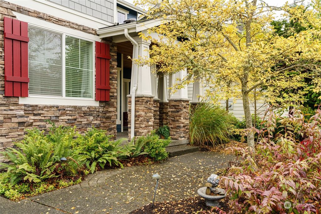 Photo of 1053 Ridge Street, Mukilteo, WA 98275 (MLS # 2013120)