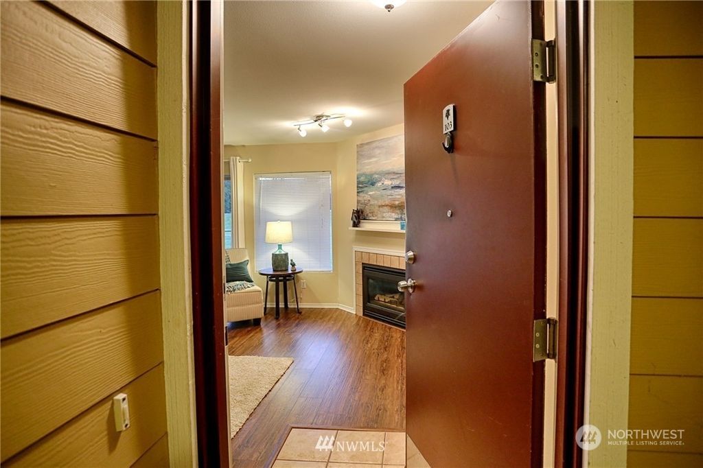 Photo of 710 240th Way SE #E103, Sammamish, WA 98074 (MLS # 2199459)