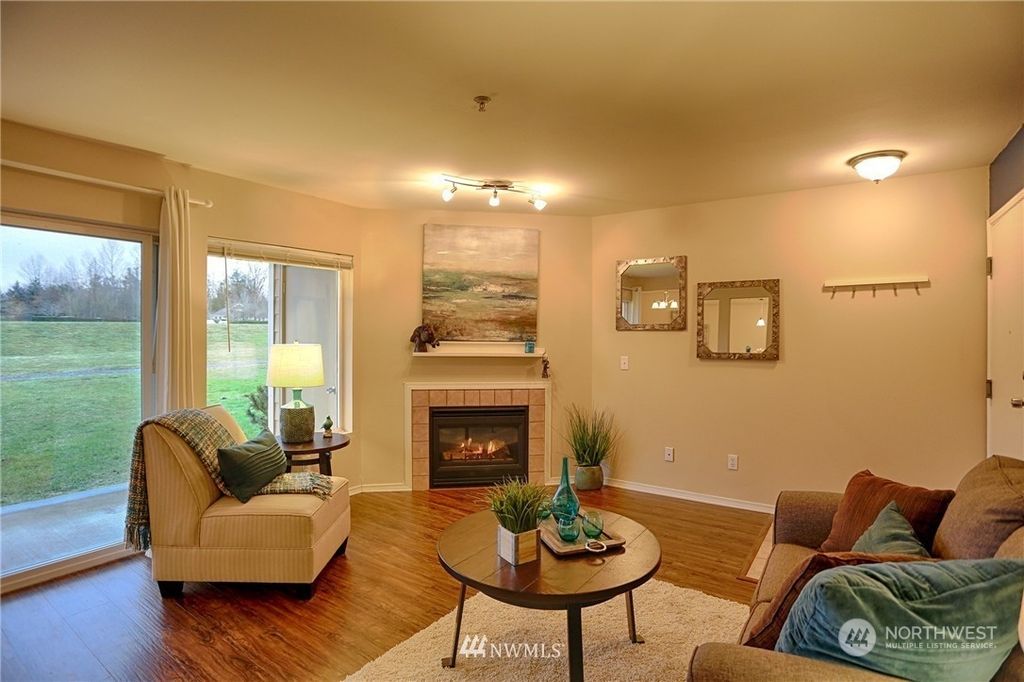 Photo of 710 240th Way SE #E103, Sammamish, WA 98074 (MLS # 2199459)