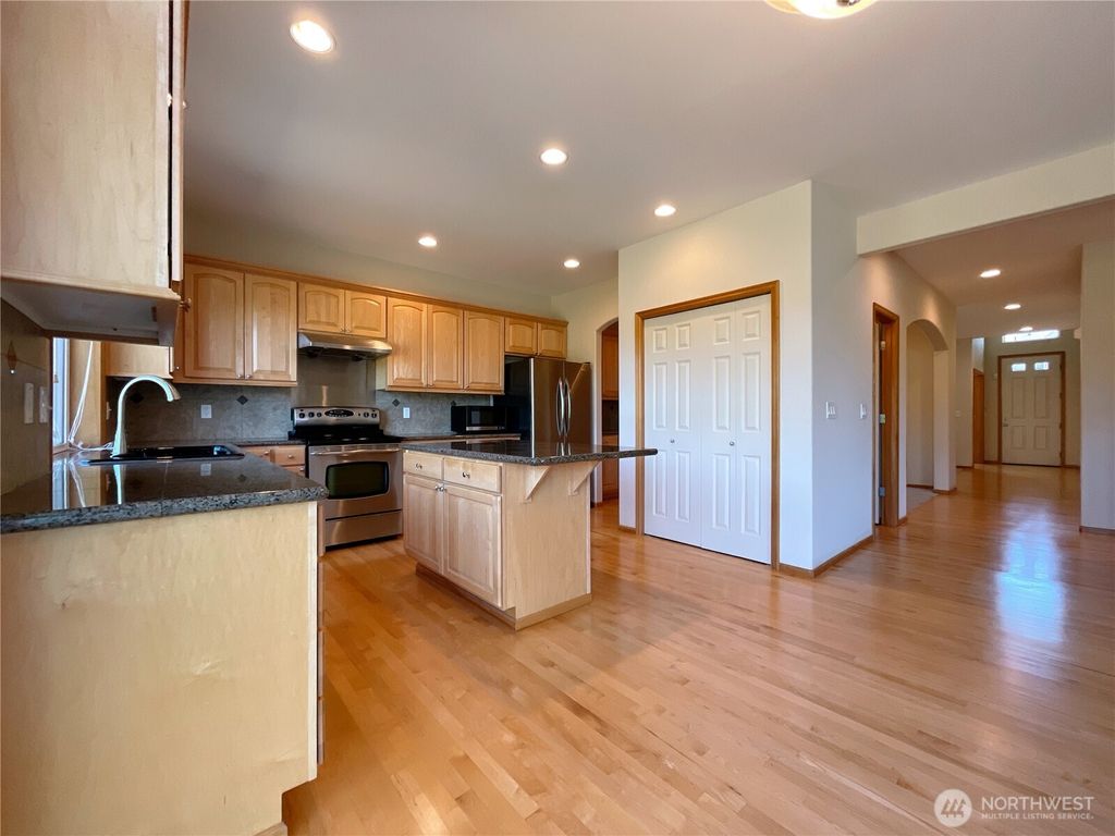 Photo of 1118 S 36th Street, Renton, WA 98055 (MLS # 2456575)