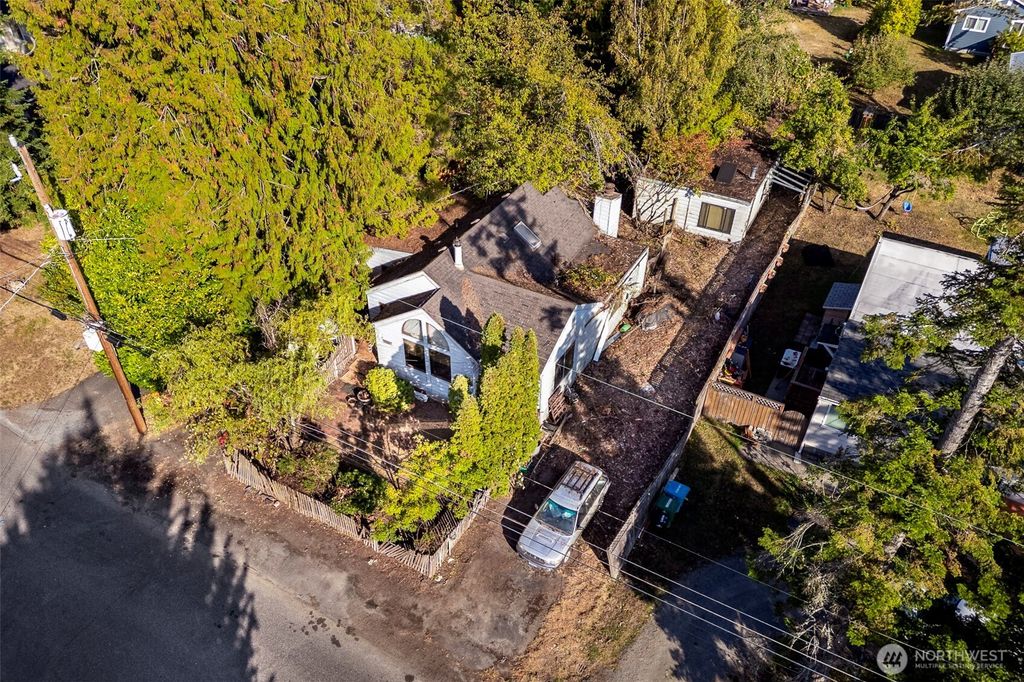 Photo of 1728 NE 148th Street, Shoreline, WA 98155 (MLS # 2442134)