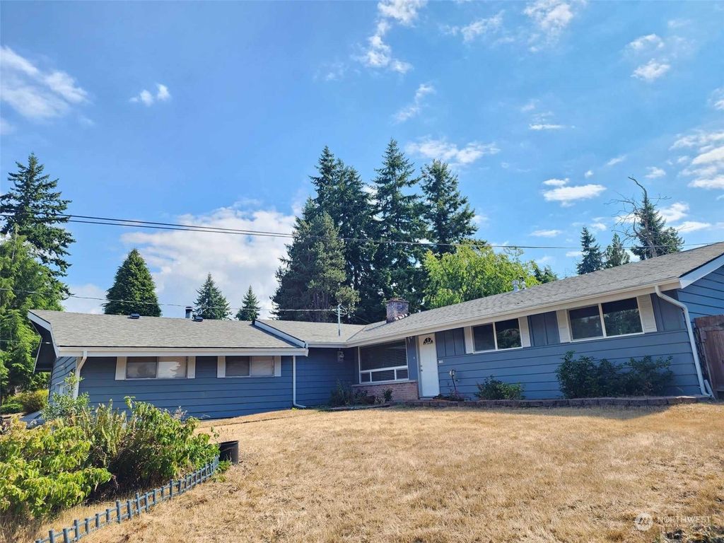 Photo of 30215 7th Avenue S, Federal Way, WA 98003 (MLS # 2150578)