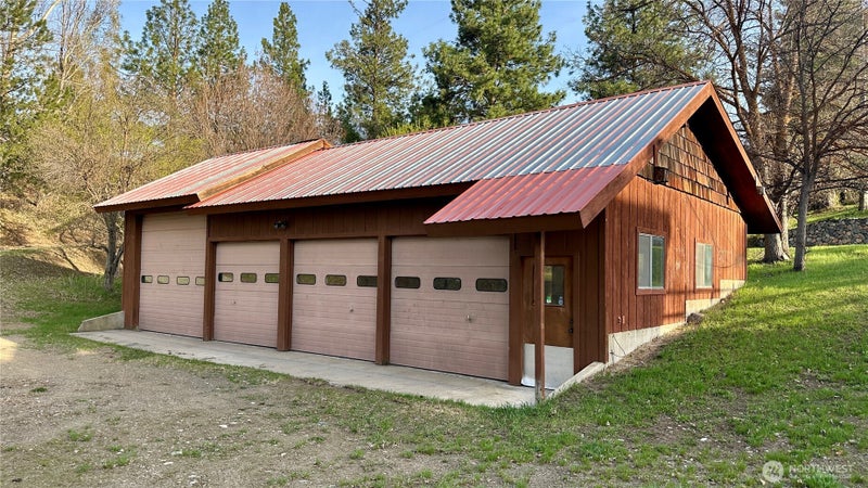 132 Twin Lakes Road