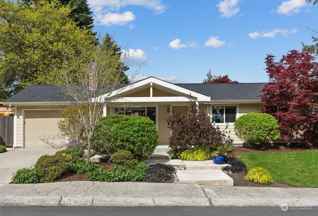 Photo of 10431 170th Avenue NE, Redmond, WA 98052 (MLS # 2066419)