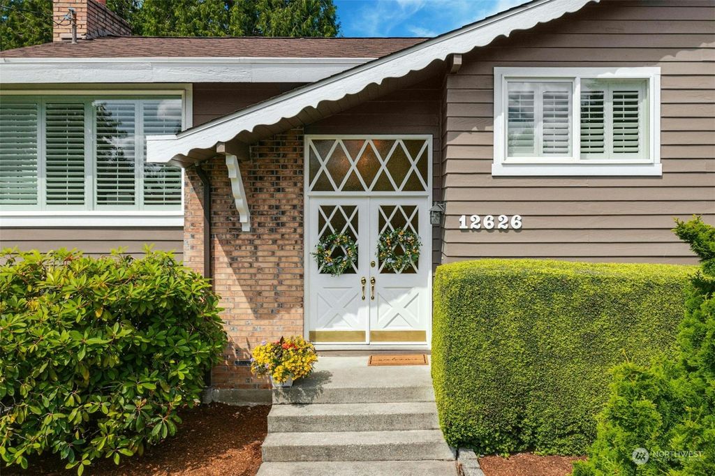 Photo of 12626 SE 62nd Street, Bellevue, WA 98006 (MLS # 2248486)
