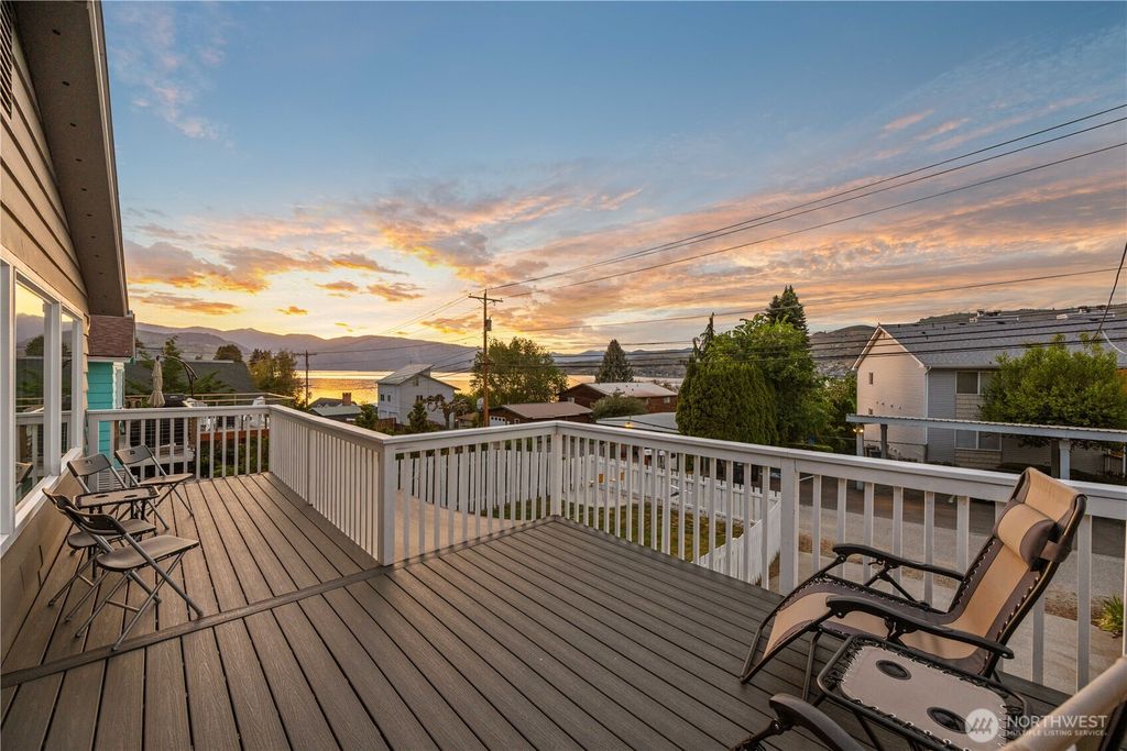 Photo of 2316 W Prospect Street, Chelan, WA 98816 (MLS # 2521341)