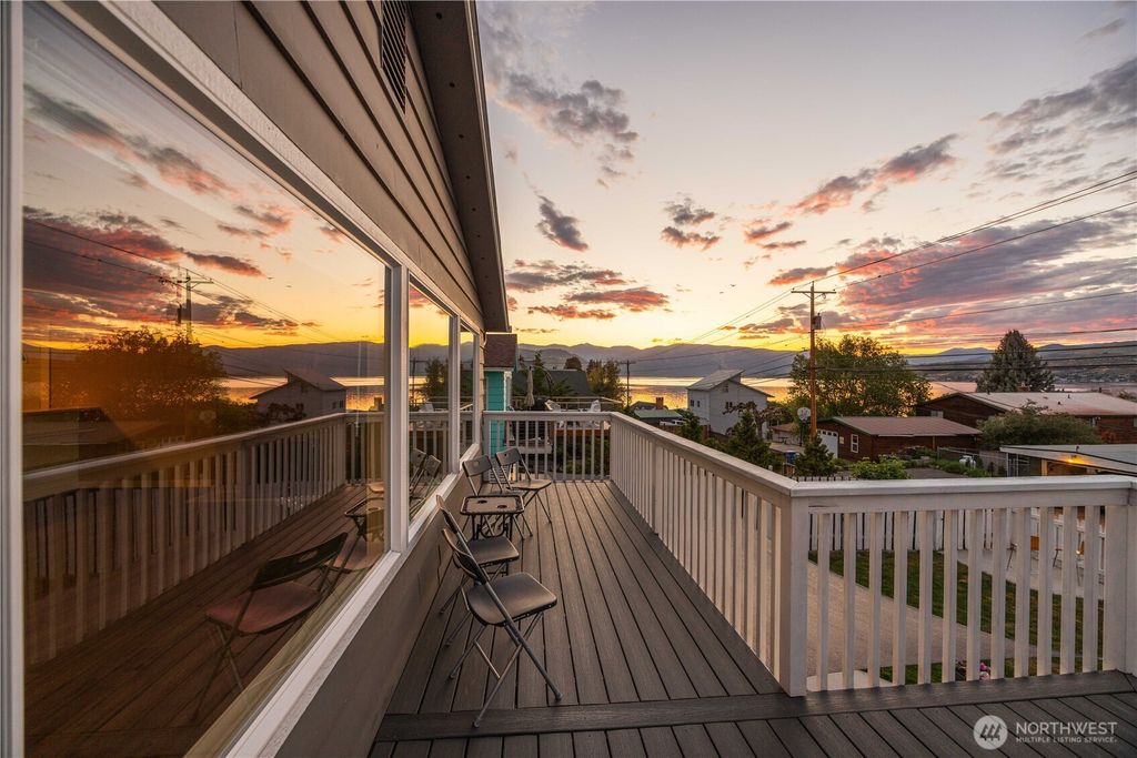 Photo of 2316 W Prospect Street, Chelan, WA 98816 (MLS # 2521341)