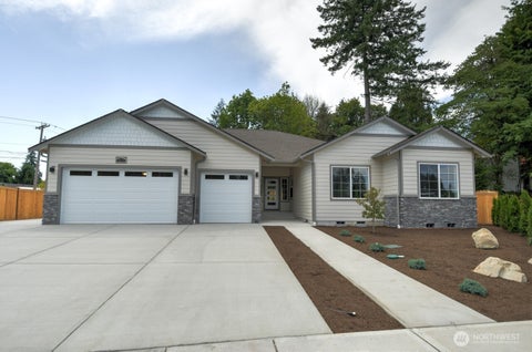 Photo of 11329 Elks Landing Court SE, Yelm, WA 98597 (MLS # 2571481)