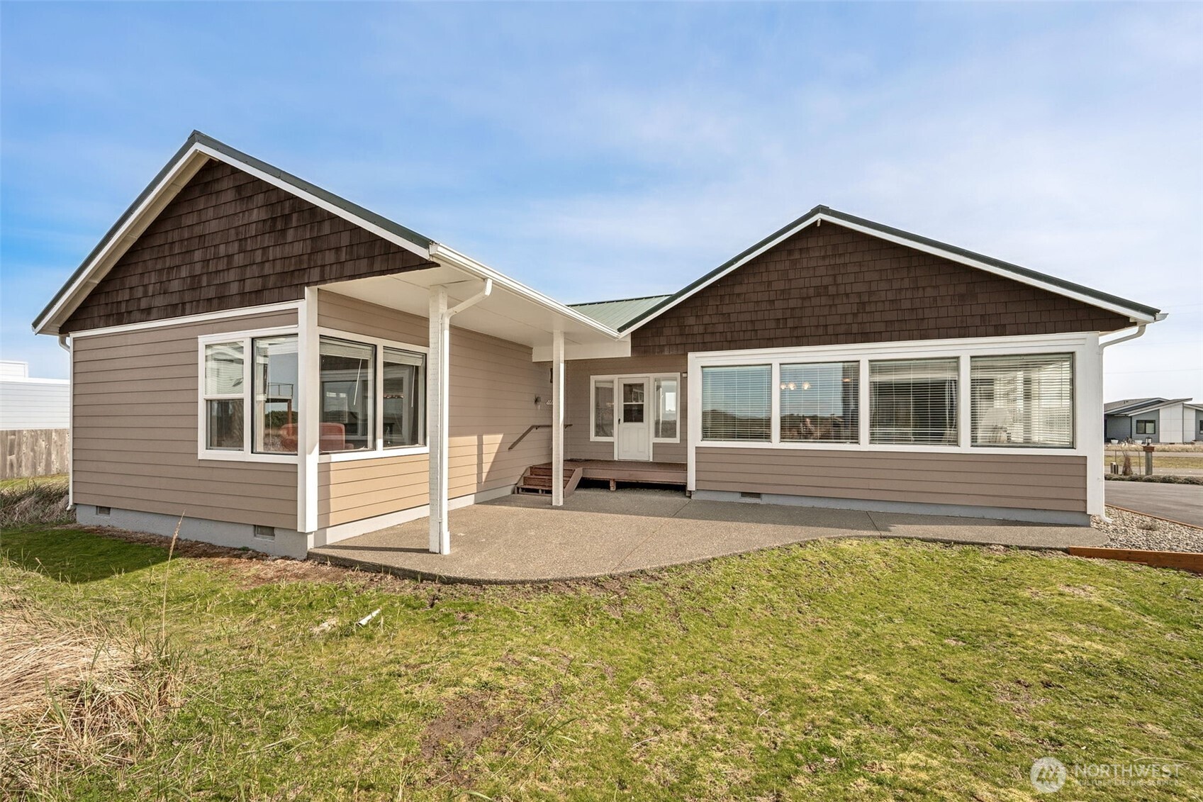 1071 Ocean Shores Boulevard SW