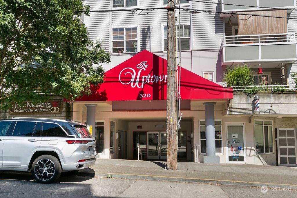 Photo of 520 2nd Avenue W #403, Seattle, WA 98119 (MLS # 2272721)