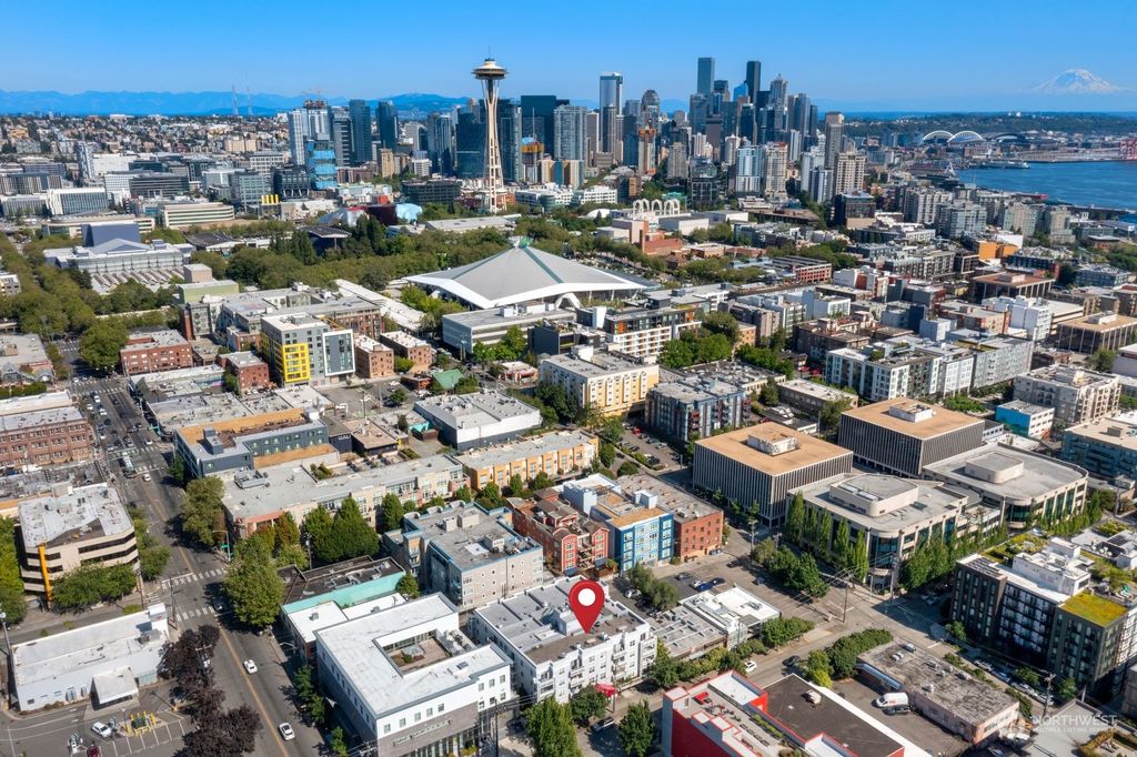 Photo of 520 2nd Avenue W #403, Seattle, WA 98119 (MLS # 2272721)