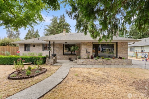 Photo of 921 S 7th Avenue SW, Olympia, WA 98512 (MLS # 2564268)