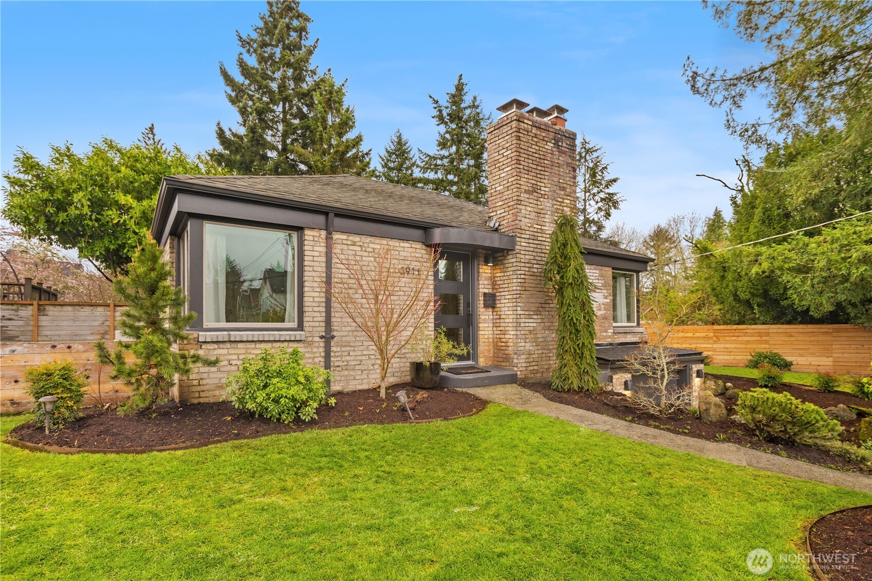 3911 SW Forest Street