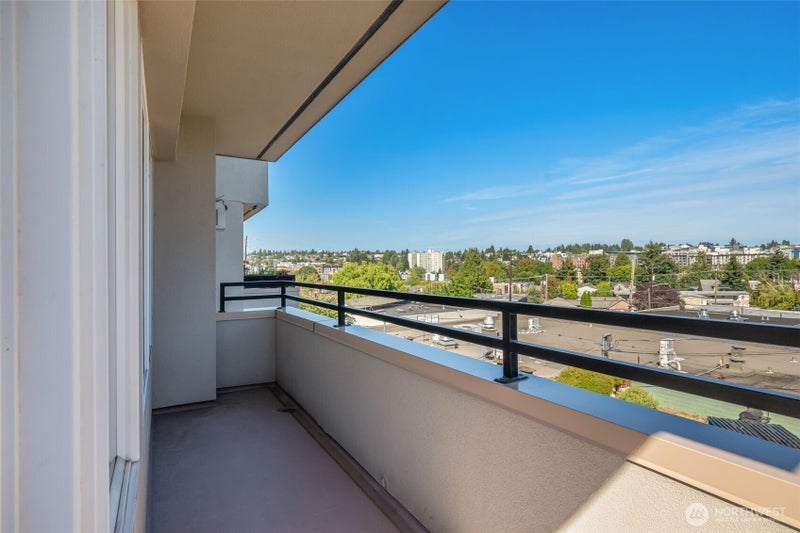 225 NE 65th Street 406