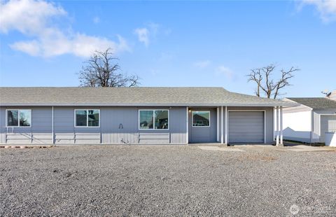Photo of 1316 Pershing Road, Moses Lake, WA 98837 (MLS # 2483897)