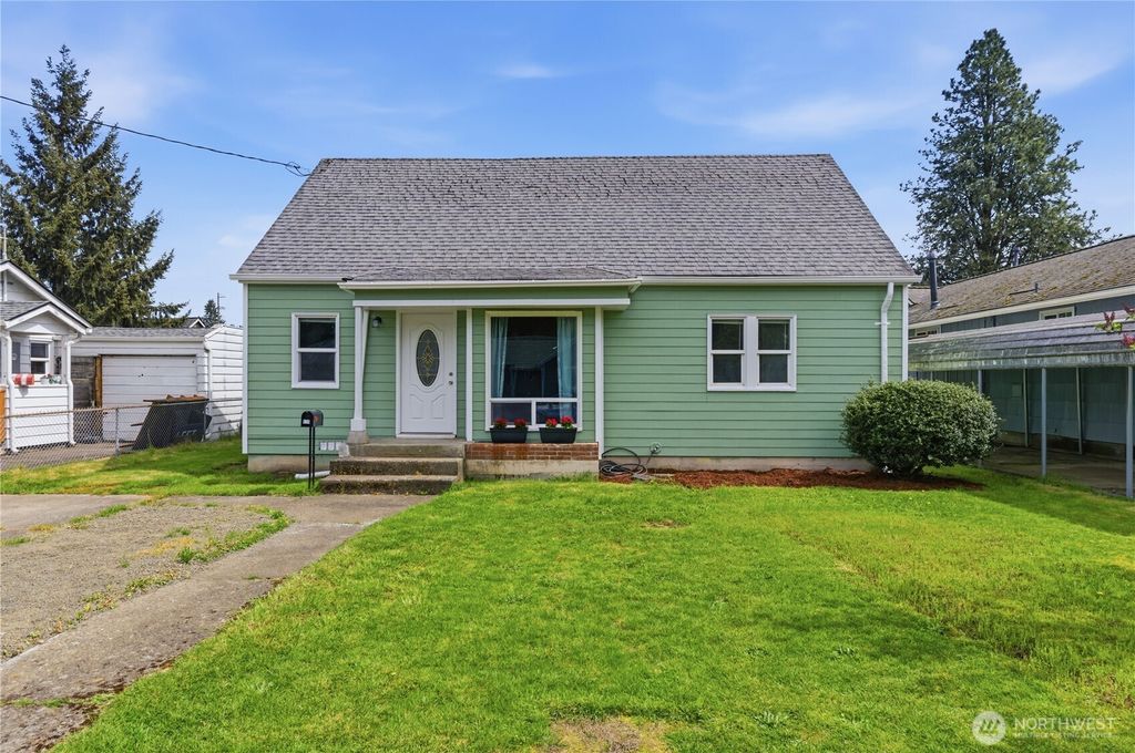 Photo of 416 NW 5th Avenue, Kelso, WA 98626 (MLS # 2528383)