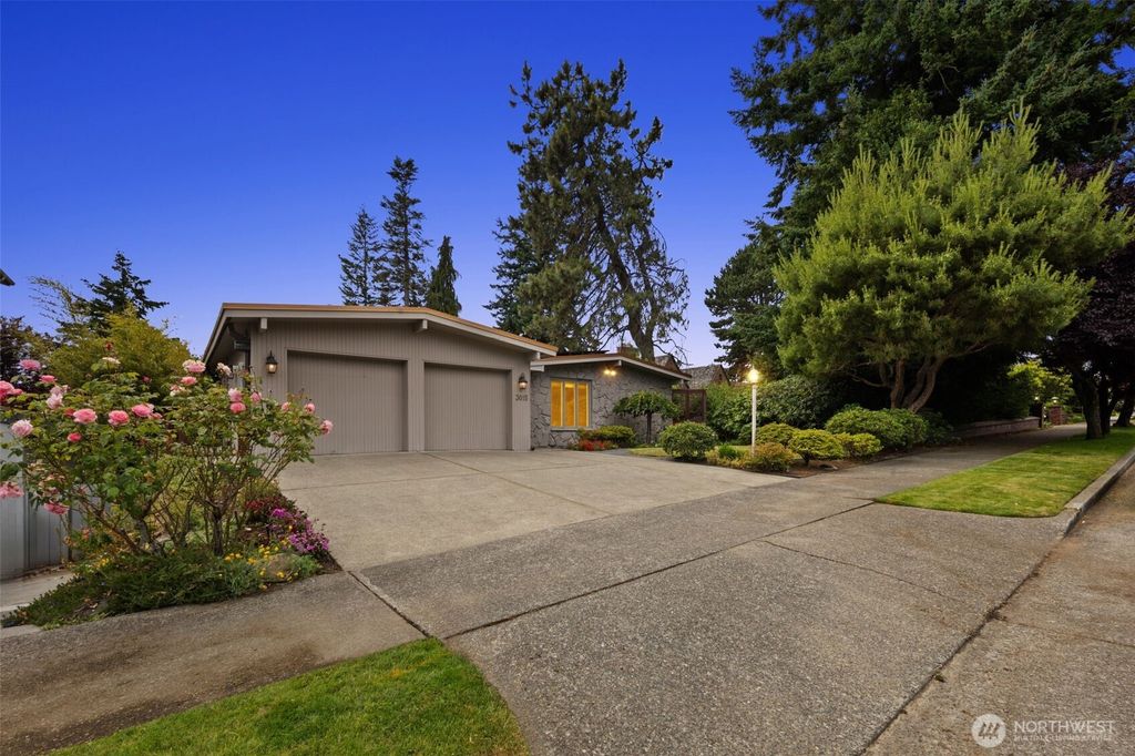 Photo of 3015 44th Avenue W, Seattle, WA 98199 (MLS # 2399161)