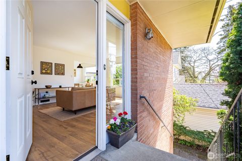 4710 Dayton Ave Avenue N 8 Seattle WA 98103