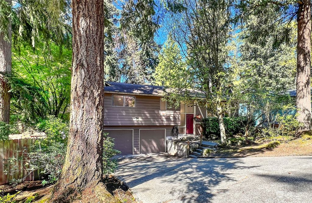 Photo of 13807 128th Avenue NE, Kirkland, WA 98034 (MLS # 2217648)