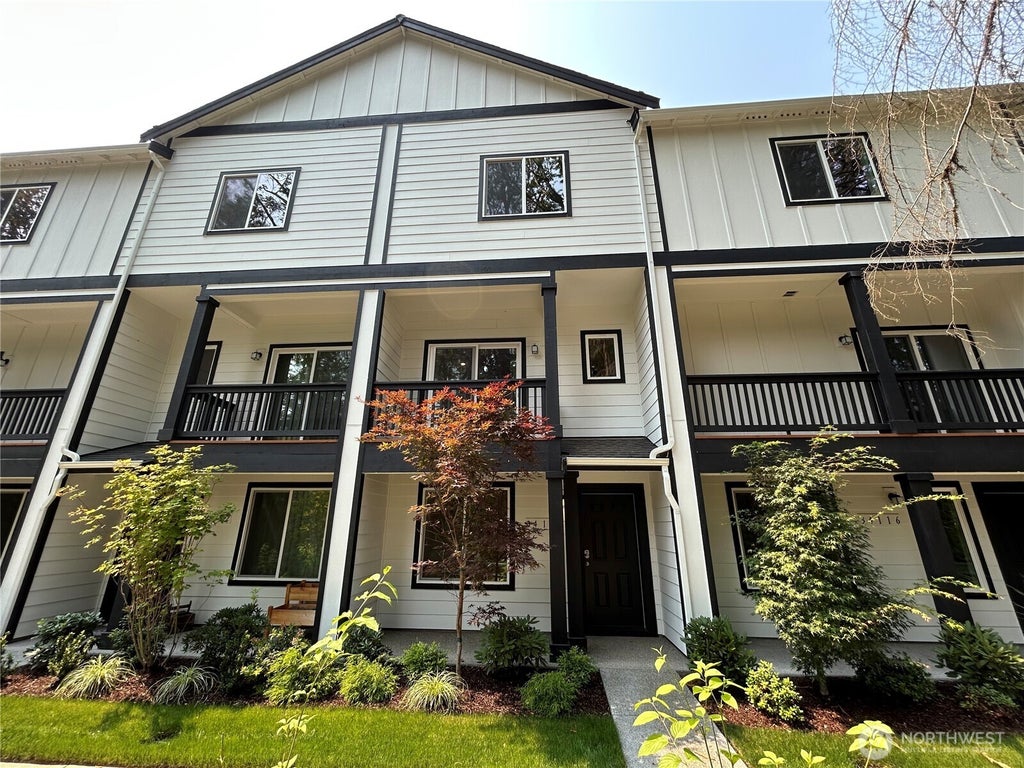 Photo of 34124 Emerald Ridge Avenue SE, Black Diamond, WA 98010 (MLS # 2502585)