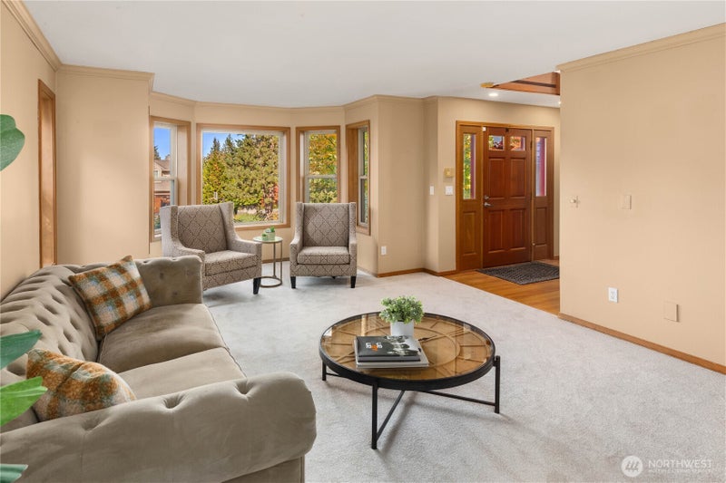 2235 Squak Mountain Loop SW