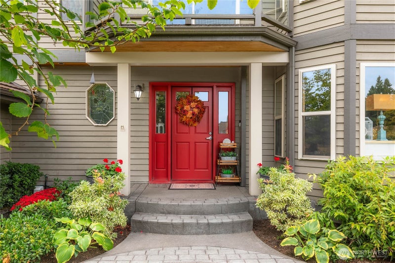 2235 Squak Mountain Loop SW