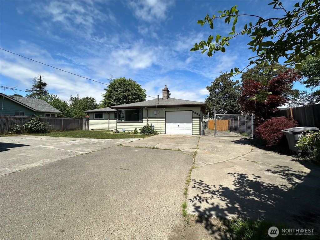 Photo of 1336 S 279th Street, Des Moines, WA 98198 (MLS # 2534642)