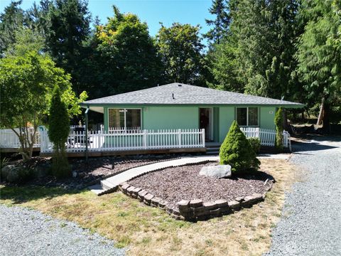 Photo of 24 Makah Way, La Conner, WA 98257 (MLS # 2420232)