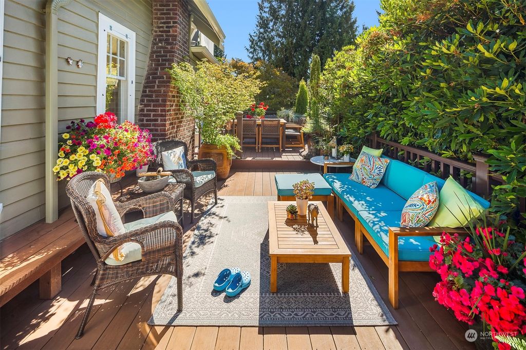 Photo of 1115 38th Avenue, Seattle, WA 98122 (MLS # 2141801)