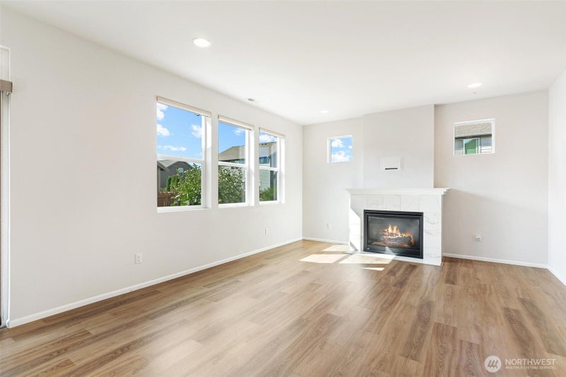 332 Cambridge Loop