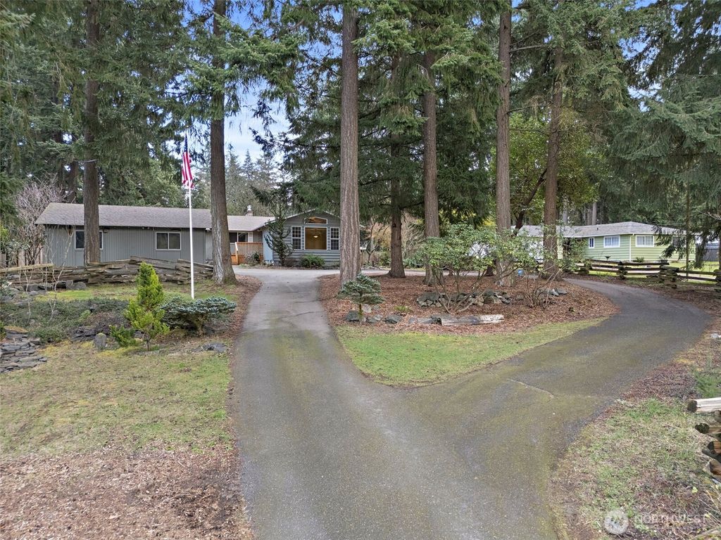 Photo of 9717 61st Avenue E, Puyallup, WA 98373 (MLS # 2487244)
