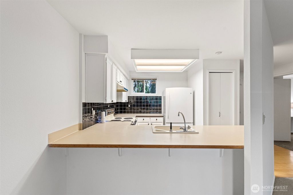 Photo of 15734 NE 70th Ct #15734, Redmond, WA 98052 (MLS # 2397183)