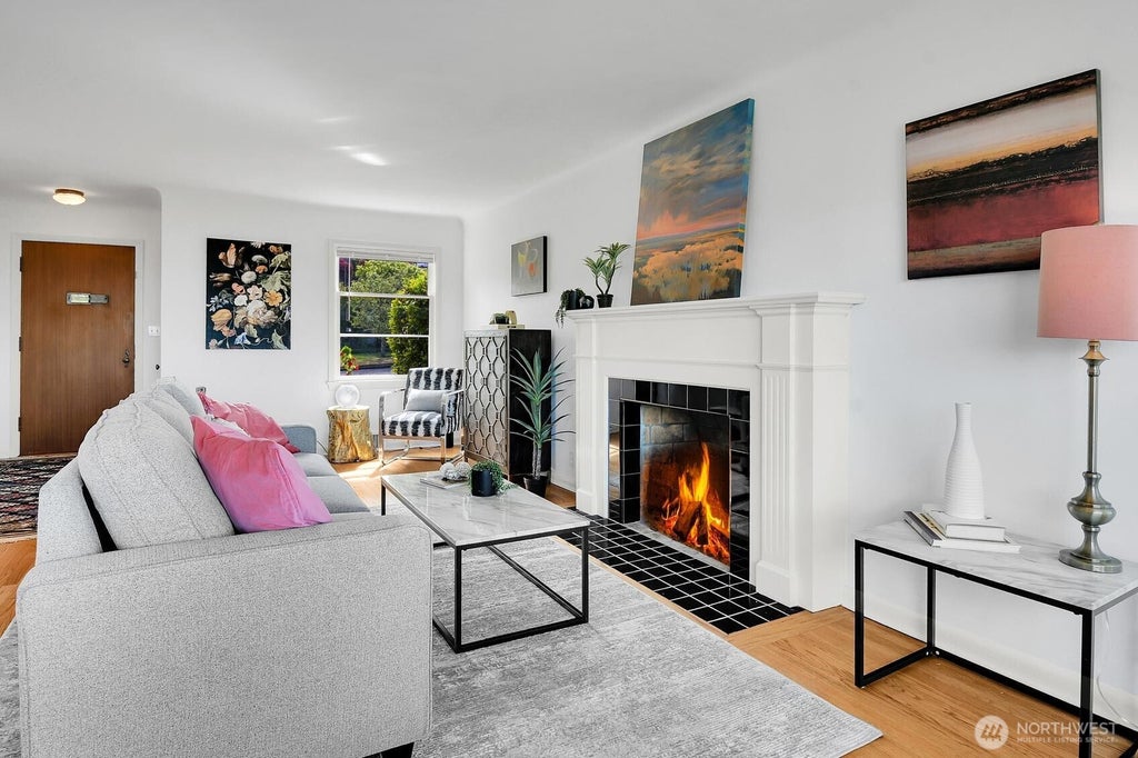 Photo of 6921 39th Avenue SW, Seattle, WA 98136 (MLS # 2538820)