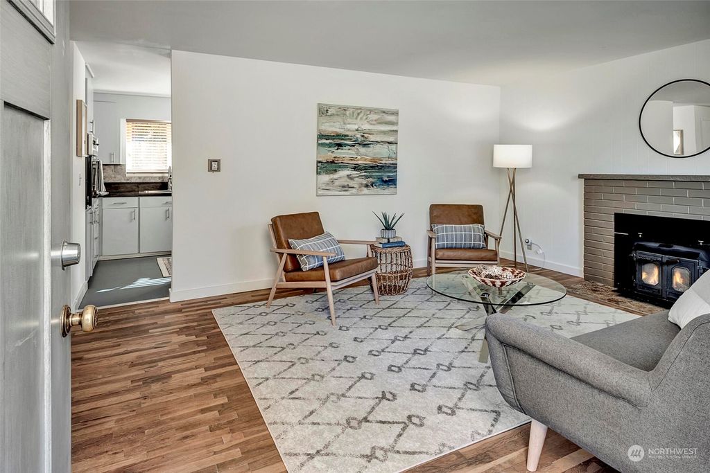 Photo of 24125 2nd Place W, Bothell, WA 98021 (MLS # 2039223)