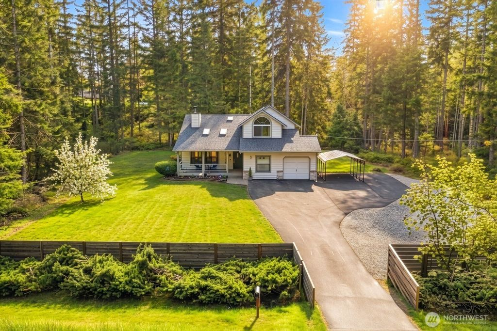 Photo of 777 SE Lakeway Boulevard, Port Orchard, WA 98367 (MLS # 2472415)