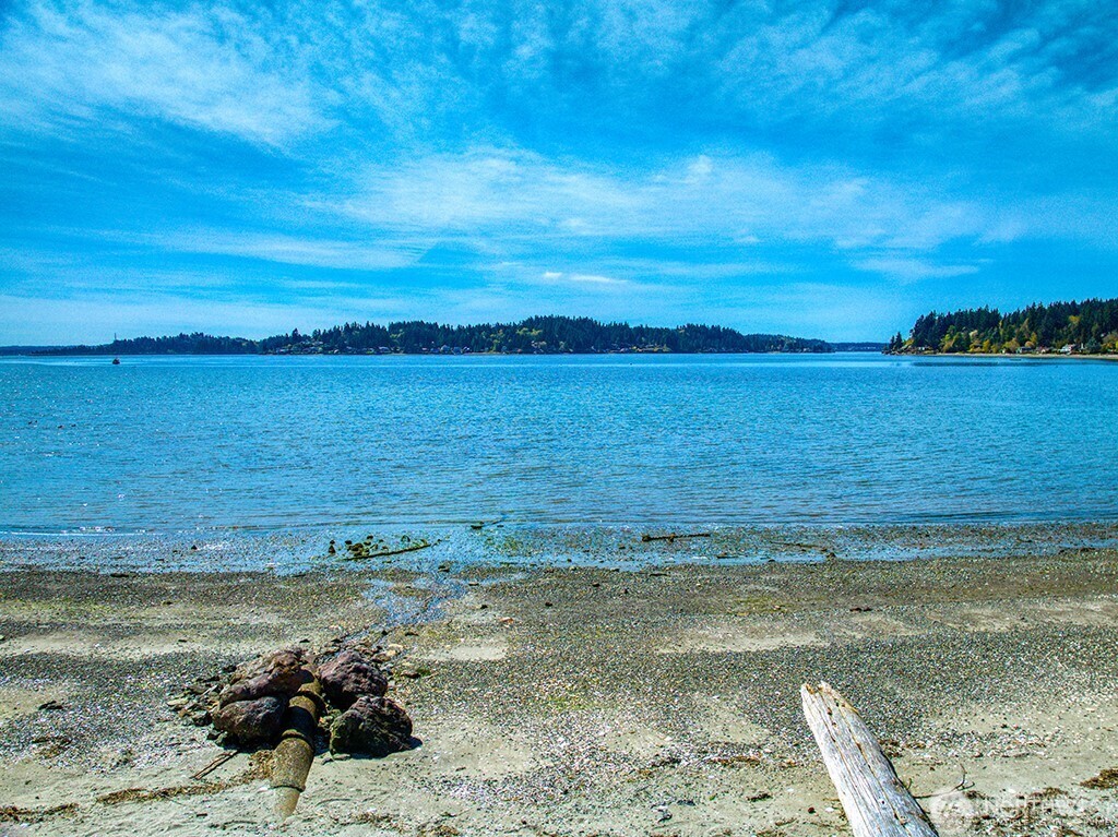 4552 Point White Drive NE A&B