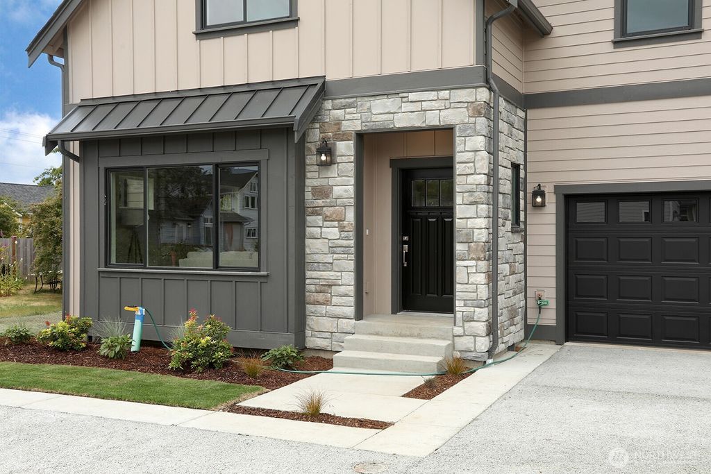 Photo of 695 3rd Street #B, Langley, WA 98260 (MLS # 2500542)