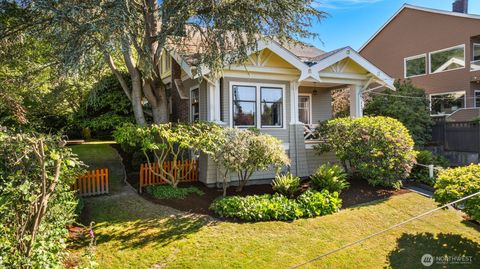 Photo of 4055 SW Holgate Street, Seattle, WA 98116 (MLS # 2541390)