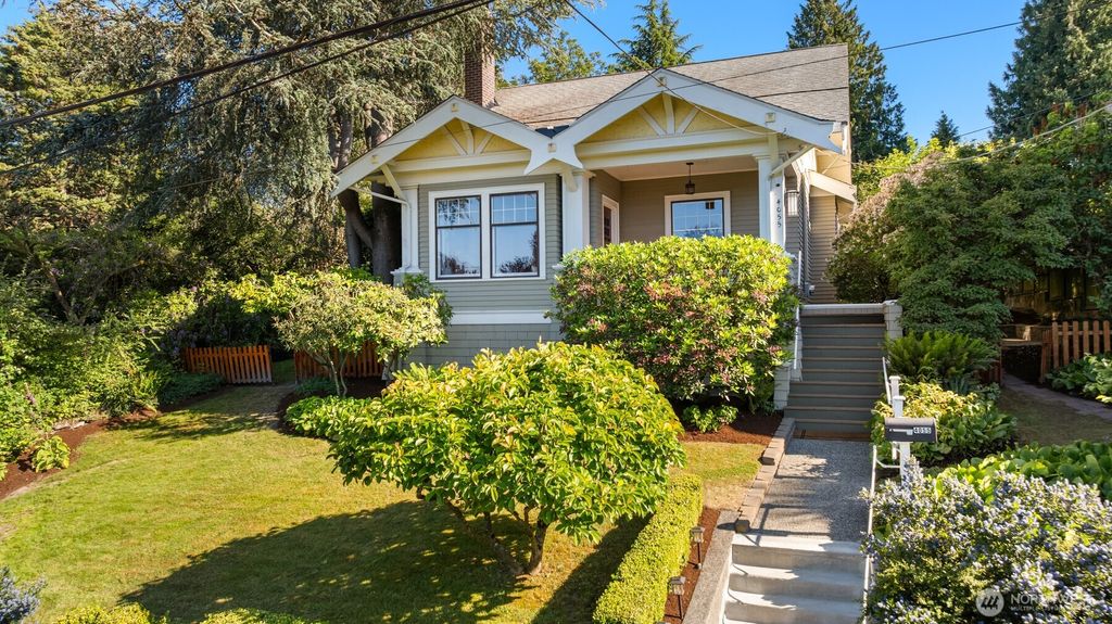 Photo of 4055 SW Holgate Street, Seattle, WA 98116 (MLS # 2541390)