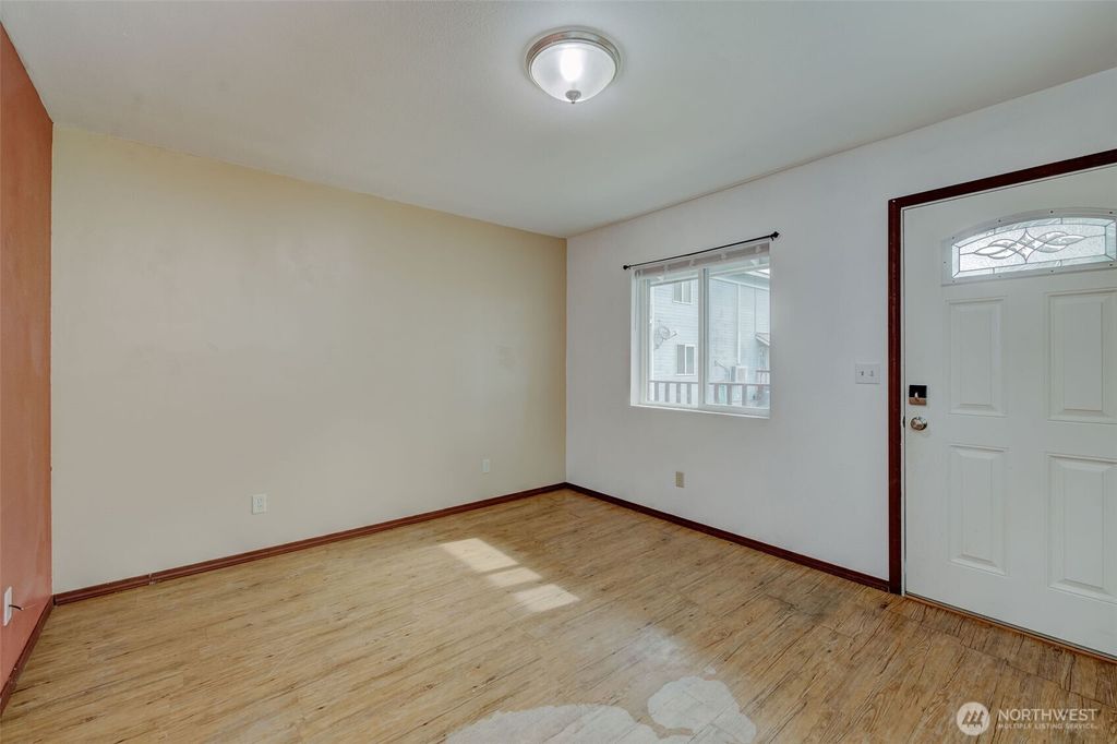 Photo of 191 Terminal Avenue #5, Wenatchee, WA 98801 (MLS # 2520432)