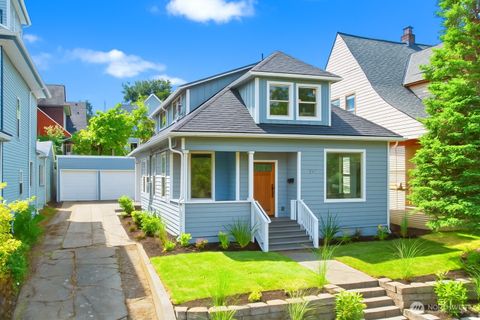 Photo of 157 26th Avenue, Seattle, WA 98122 (MLS # 2392530)