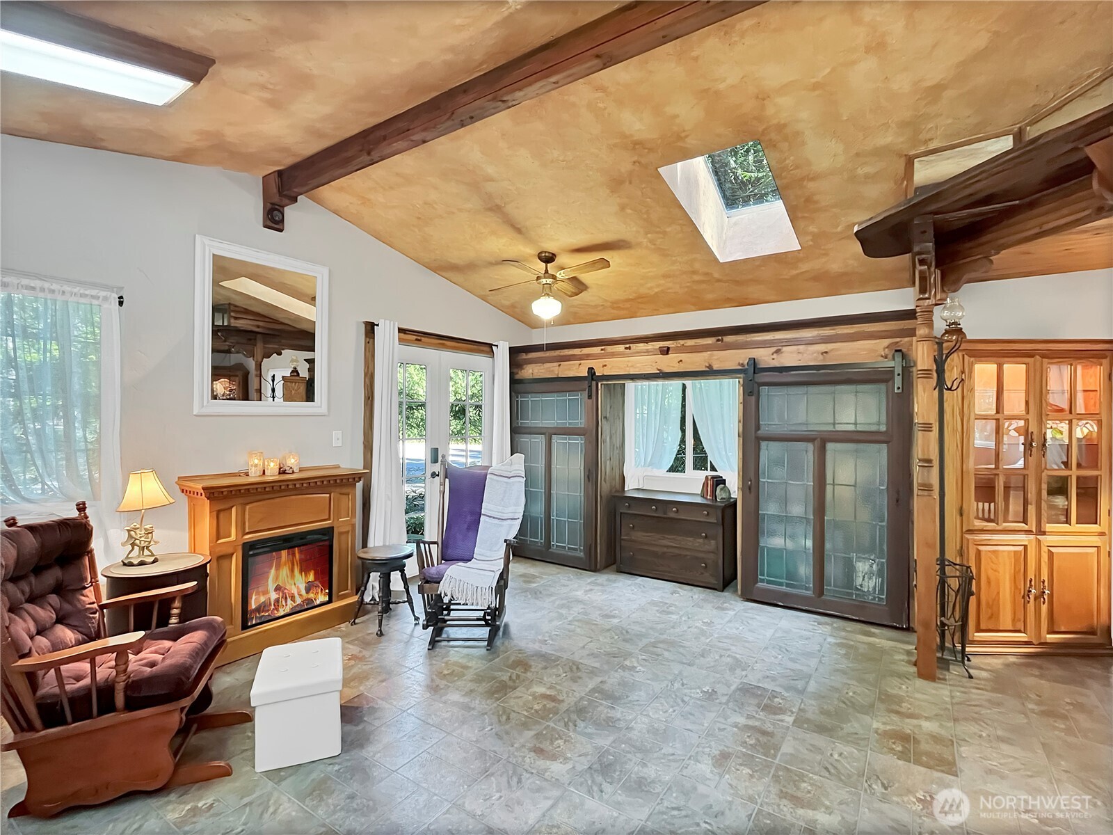 190 N Mount Jupiter Drive