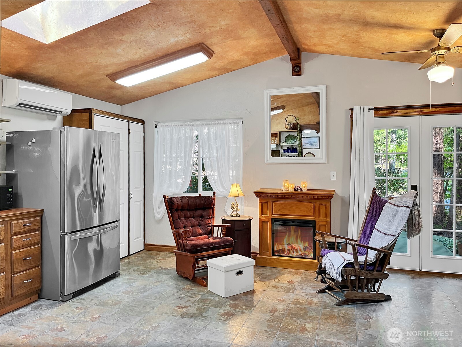 190 N Mount Jupiter Drive