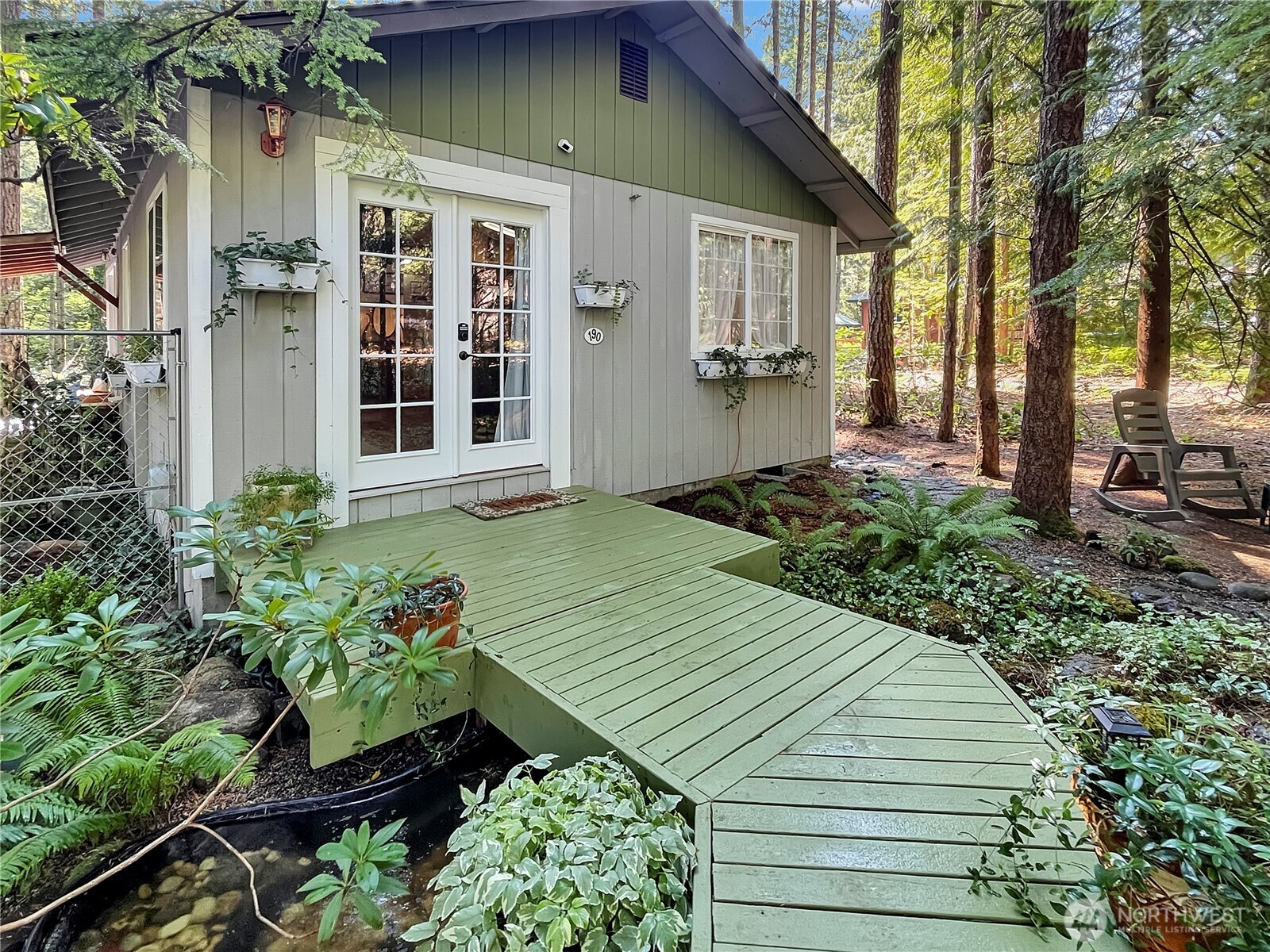 190 N Mount Jupiter Drive